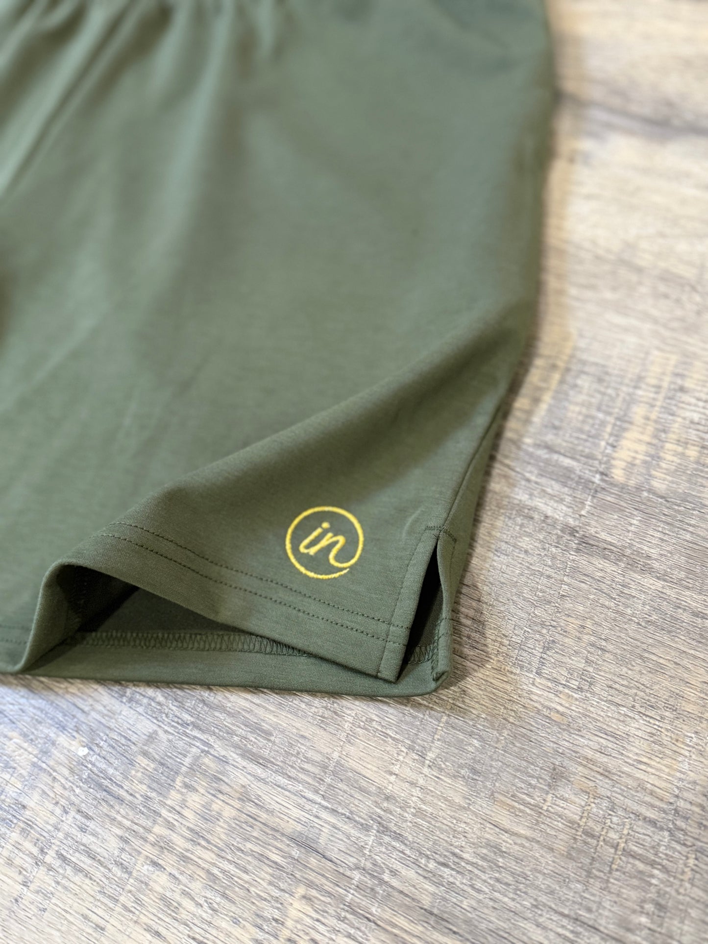 DuraLuxe 7" Performance Shorts (Olive)