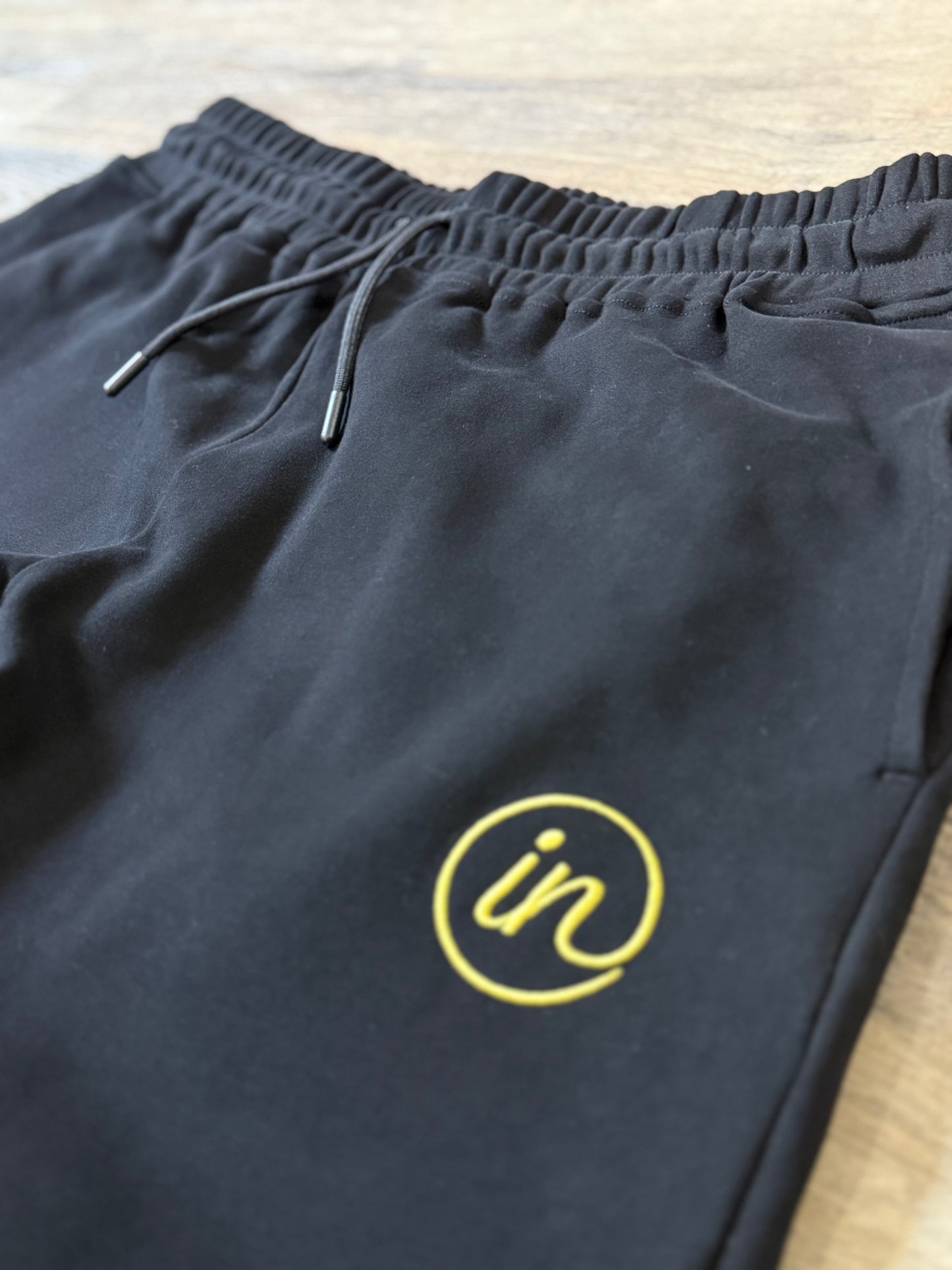 AeroLuxe Joggers (Black)