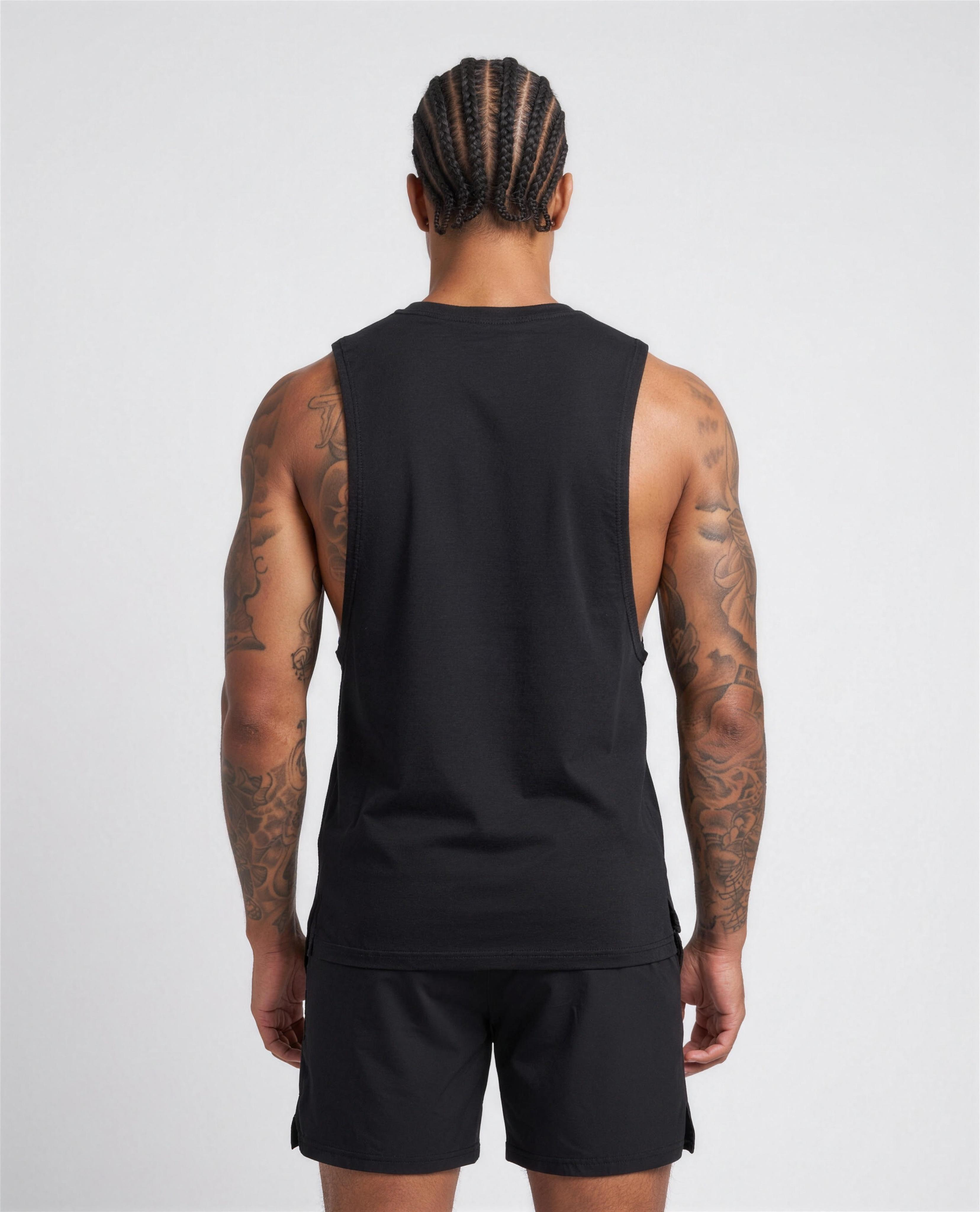 IN Motion Tank Black — studio back on-model